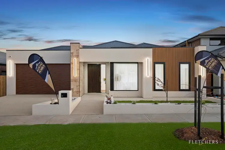 10 Herens Road, Clyde North VIC 3978