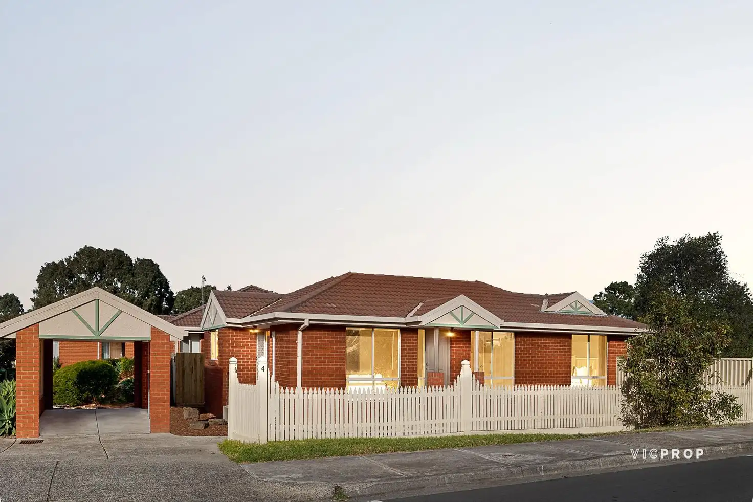 Main view of Homely unit listing, 1/4 Chenies Street, Reservoir VIC 3073