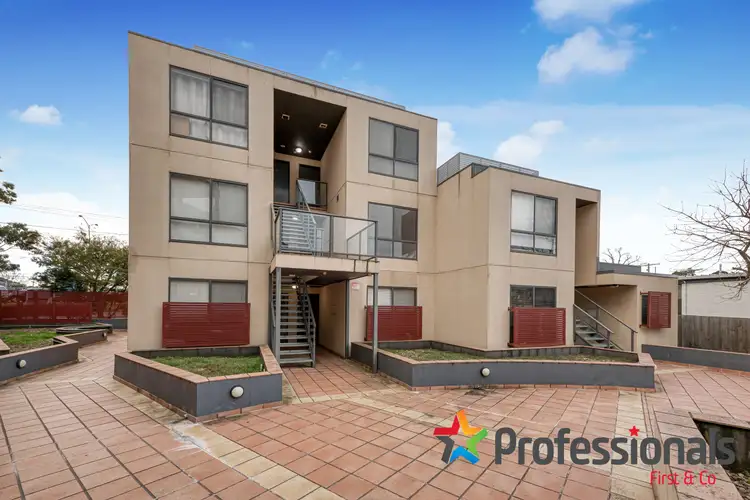 27/1554-1556 Dandenong Road, Huntingdale VIC 3166