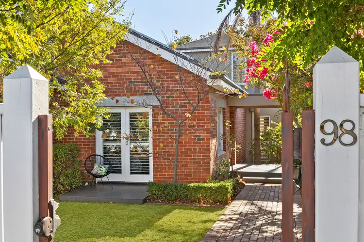 98 Barkly Street, Mornington VIC 3931