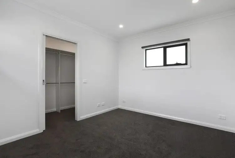 Fifth view of Homely house listing, 3 Runcorn Crescent, Strathtulloh VIC 3338