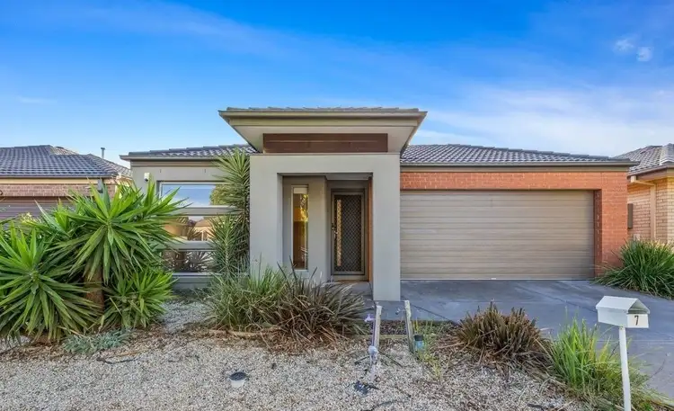 7 Cardinia Grove, Manor Lakes VIC 3024