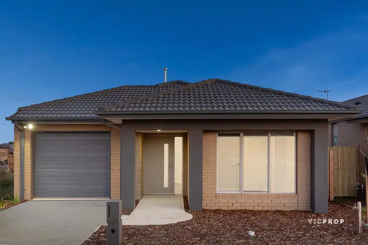 13 Rice Flower Crescent, Strathtulloh VIC 3338