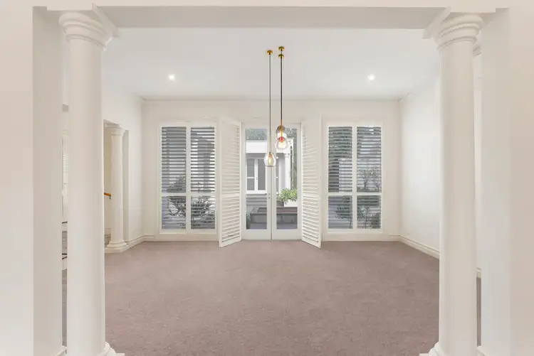 14 Glen Road, Toorak VIC 3142