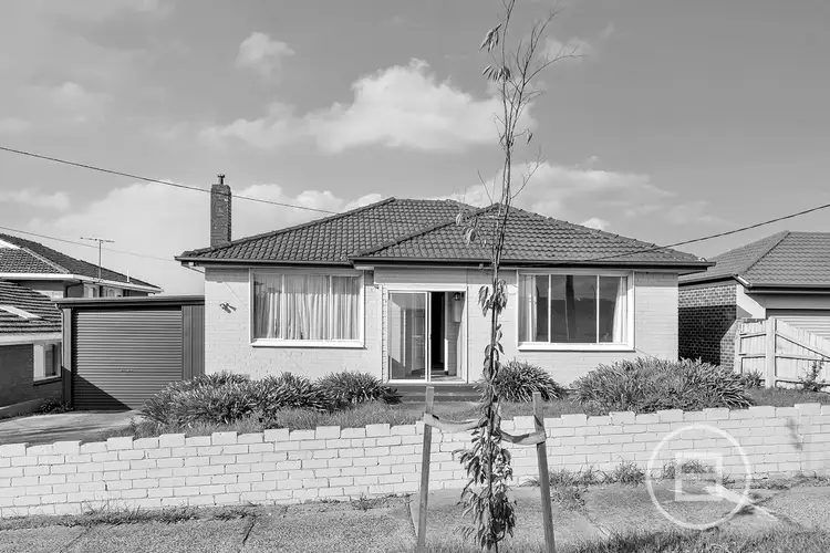 8 Roslyn Street, Strathmore VIC 3041