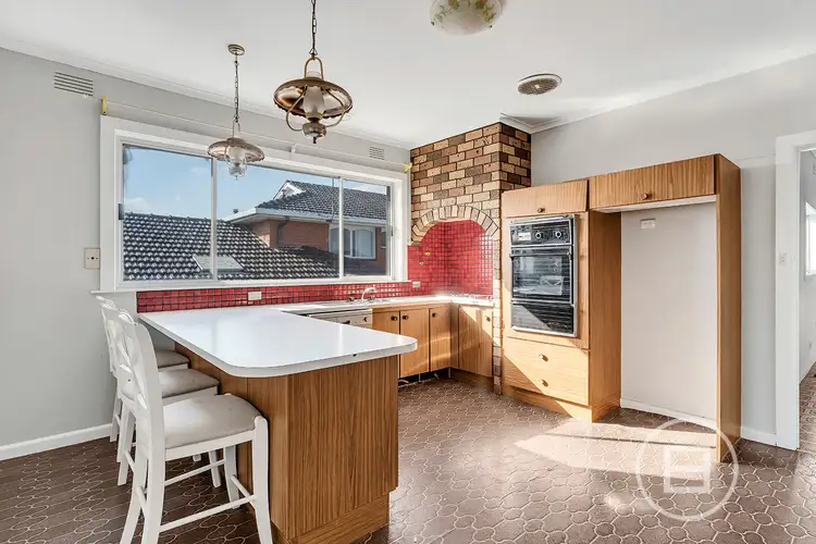 Fifth view of Homely house listing, 8 Roslyn Street, Strathmore VIC 3041