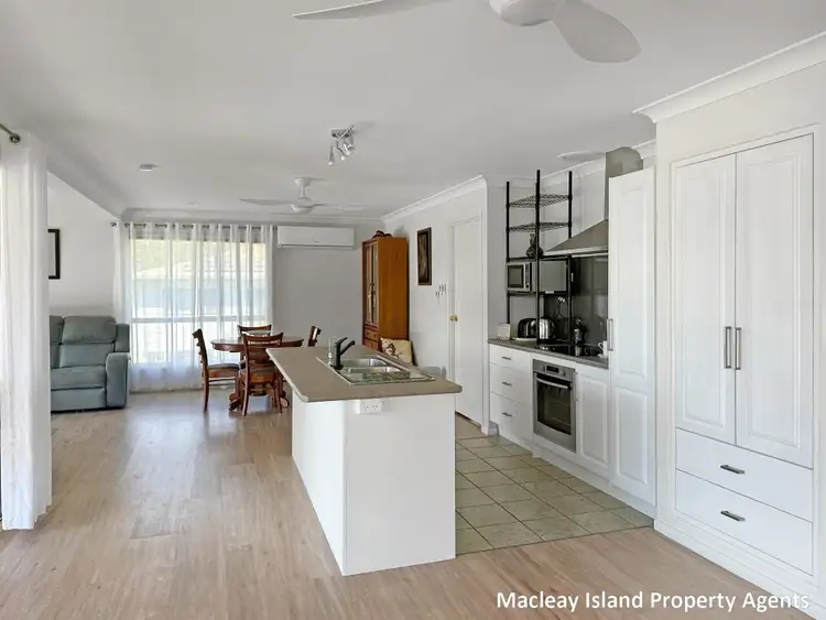Fourth view of Homely house listing, 10 MAWARRA Street, Macleay Island QLD 4184