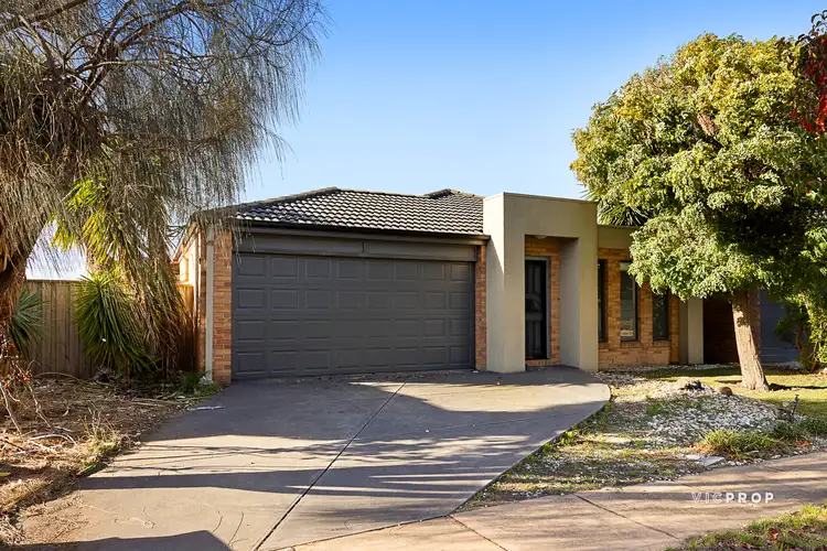 38 Fantail Crescent, Williams Landing VIC 3027
