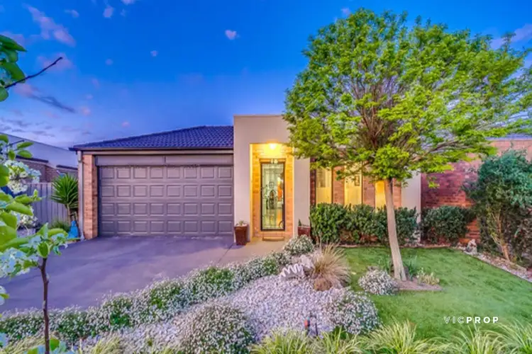 38 Fantail Crescent, Williams Landing VIC 3027