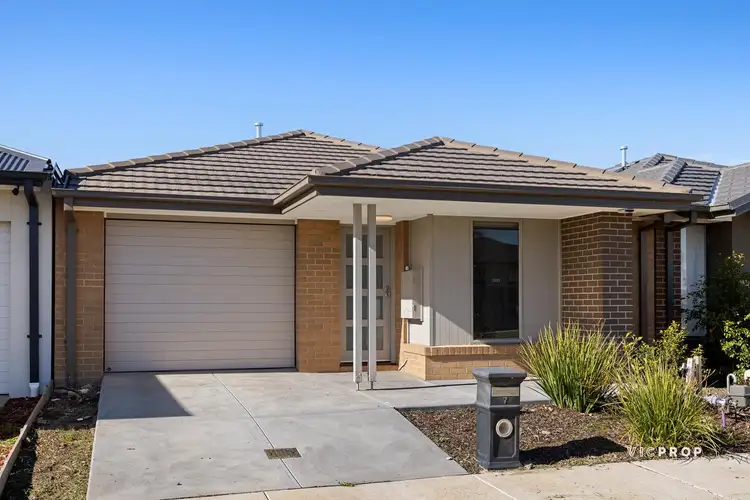7 Palmdale Crescent, Mambourin VIC 3024