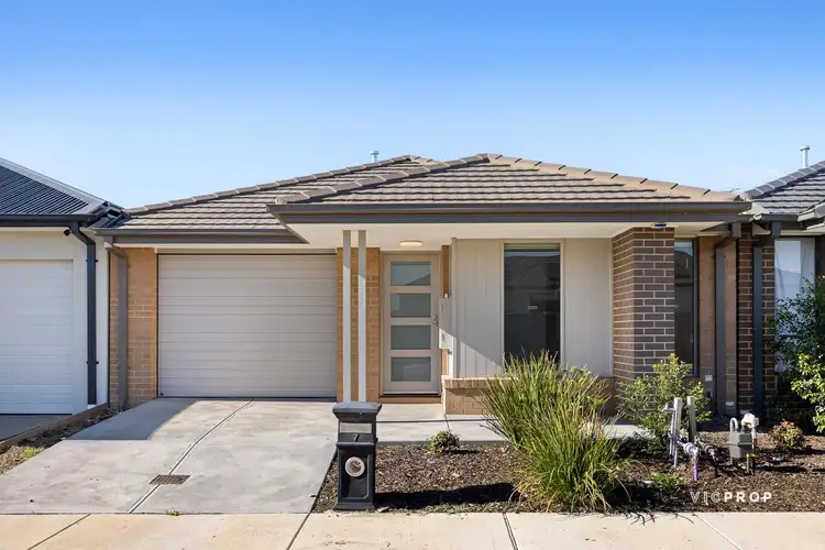 Second view of Homely house listing, 7 Palmdale Crescent, Mambourin VIC 3024