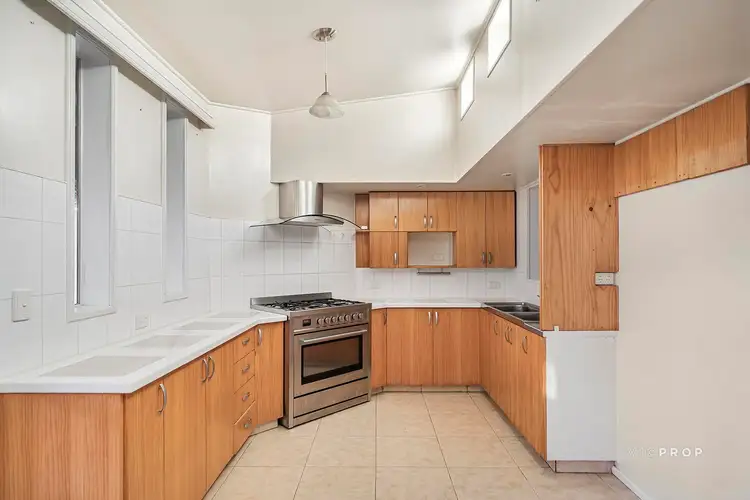 Fifth view of Homely house listing, 18 Yolanta Court, Seabrook VIC 3028