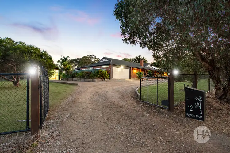 12 Raymond Street, Somerville VIC 3912