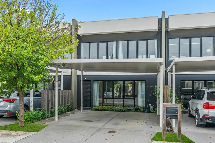 Main view of Homely townhouse listing, 32 Orana Way, Springvale VIC 3171