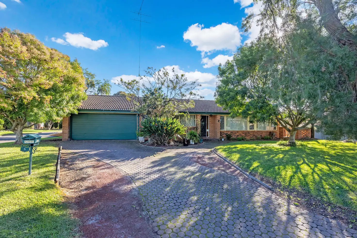 Main view of Homely house listing, 5 Flora Avenue, South Penrith NSW 2750