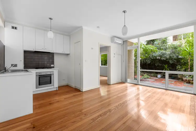 1/18-20 Selwyn Avenue, Elwood VIC 3184