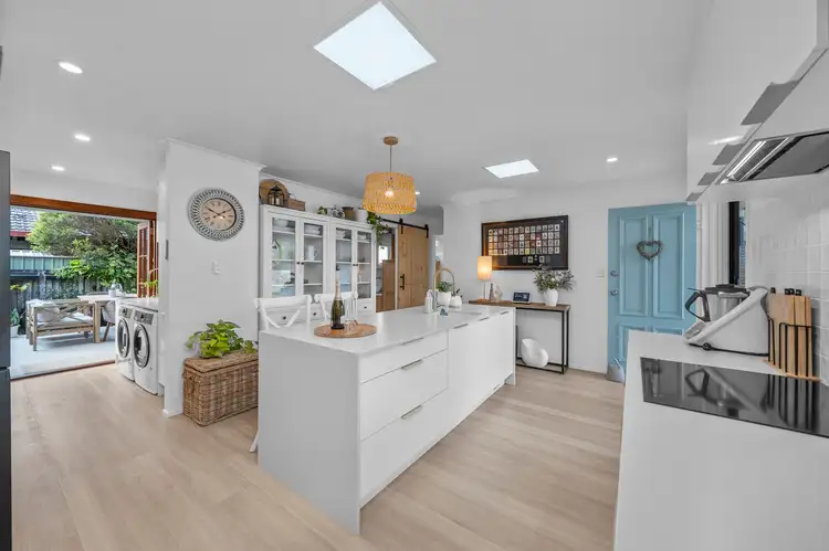 127/8 Melody Court, Warana QLD 4575