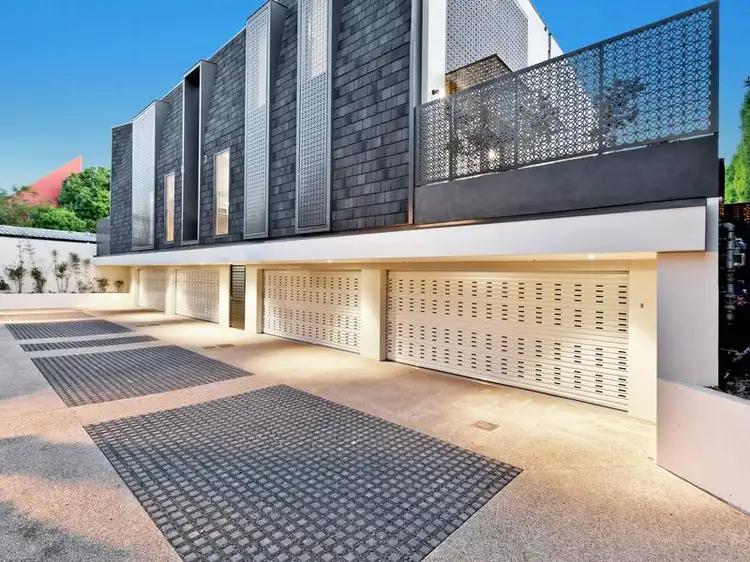 Main view of Homely townhouse listing, 3/5 Eldale Avenue, Greensborough VIC 3088