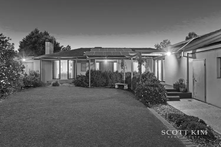 8 Moorea Court, Mount Waverley VIC 3149