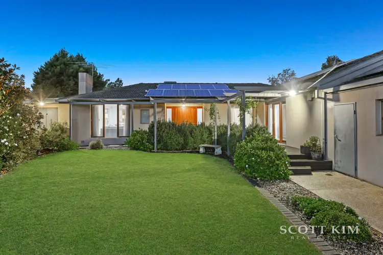 8 Moorea Court, Mount Waverley VIC 3149