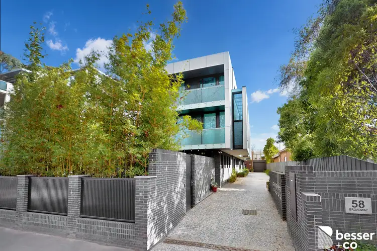 2/58 Broadway, Elwood VIC 3184