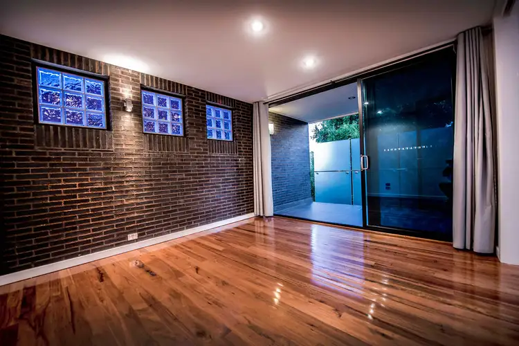 Fifth view of Homely apartment listing, 2/58 Broadway, Elwood VIC 3184