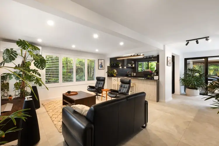 6 Berrimbillah Court, Ocean Shores NSW 2483