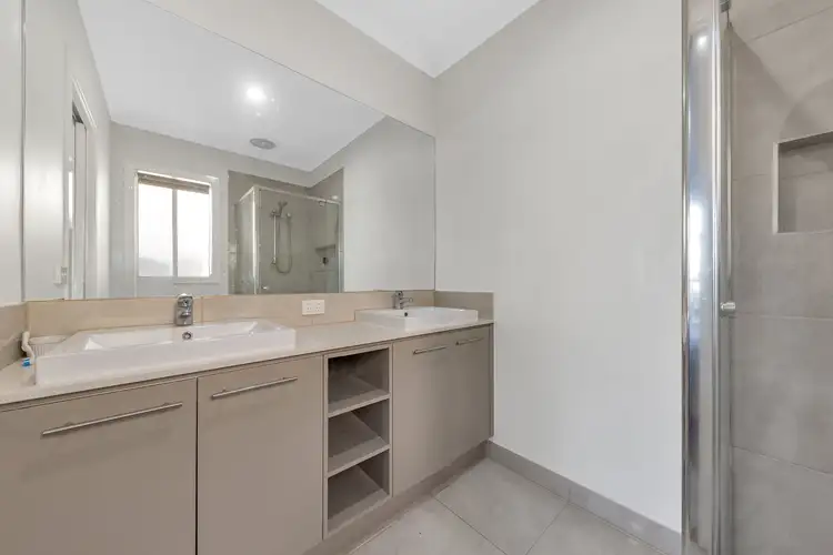 Fifth view of Homely house listing, 40 Runcorn Crescent, Strathtulloh VIC 3338