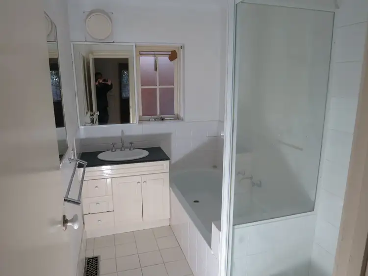 Fourth view of Homely apartment listing, 3/23 Pine Avenue, Elwood VIC 3184