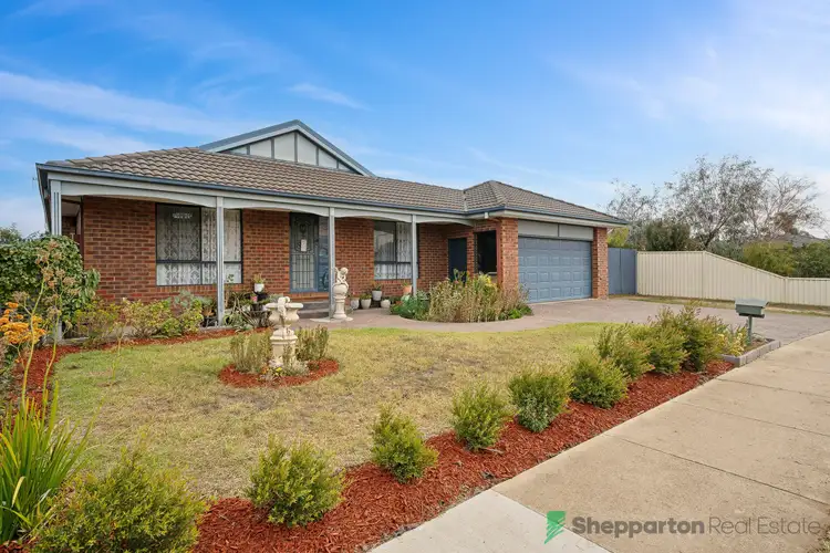 32 Pell Crescent