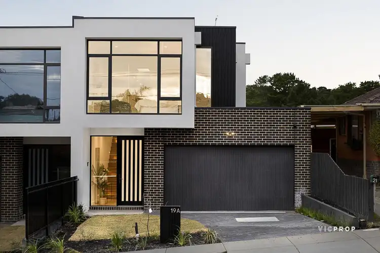 19a Argus Crescent, Doncaster East VIC 3109