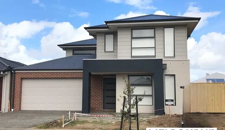 14 Langshan Road, Clyde North VIC 3978