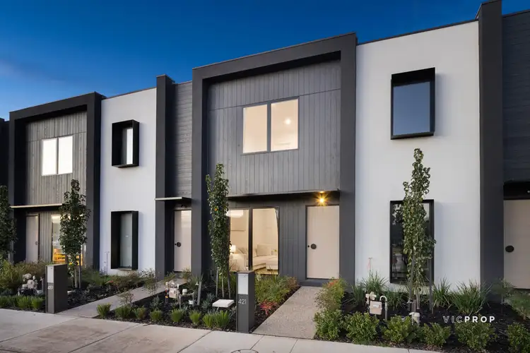421 Waterhaven Boulevard, Point Cook VIC 3030