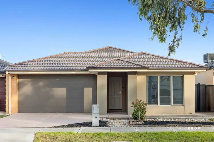 15 Larnook Crescent, Truganina VIC 3029