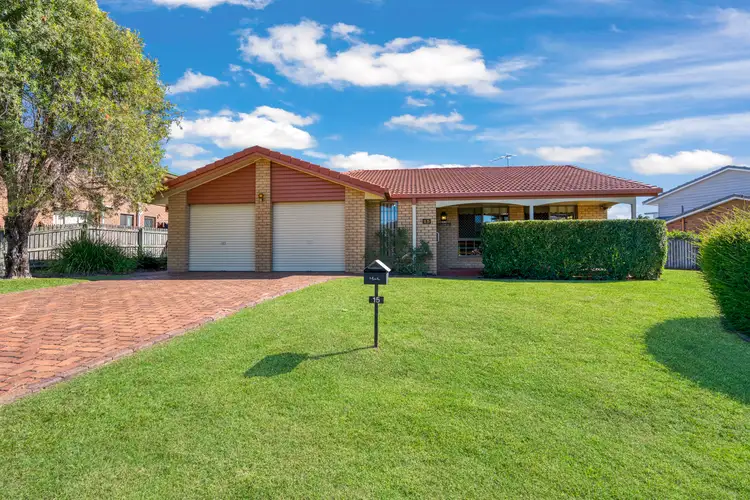 15 Lochleven Street, Carindale QLD 4152
