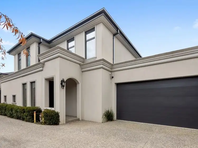 Main view of Homely unit listing, 2/5 Vasey Avenue, Mount Waverley VIC 3149