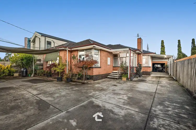 112 Mahoneys Road, Forest Hill VIC 3131
