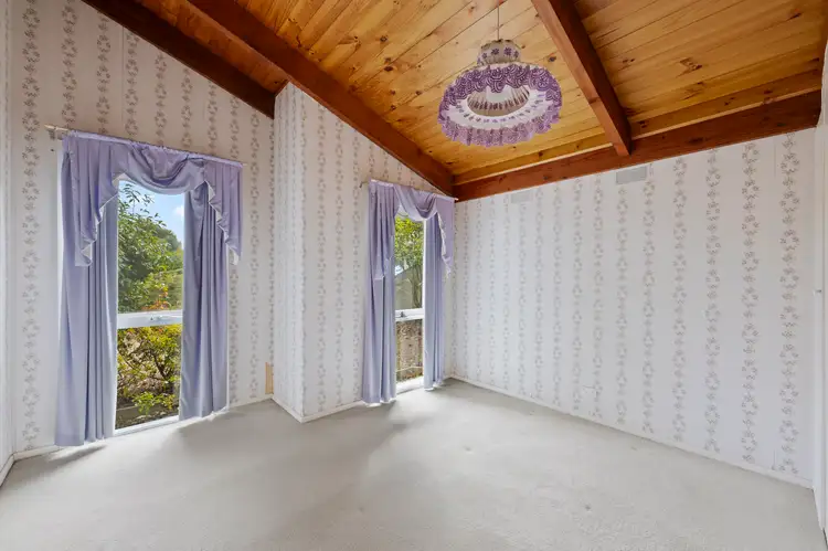 Fifth view of Homely house listing, 10 Avoca Crescent, Alfredton VIC 3350