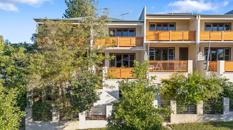 5 Cecil Street, Indooroopilly QLD 4068