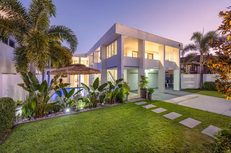 14 Donald Avenue, Paradise Point QLD 4216