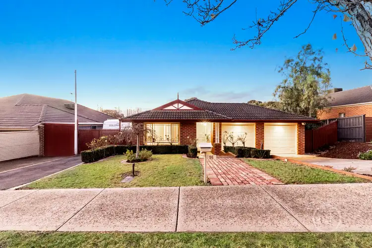 16 Merrijig Crescent, Doreen VIC 3754