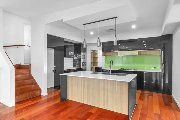 156 Paperbark Circuit