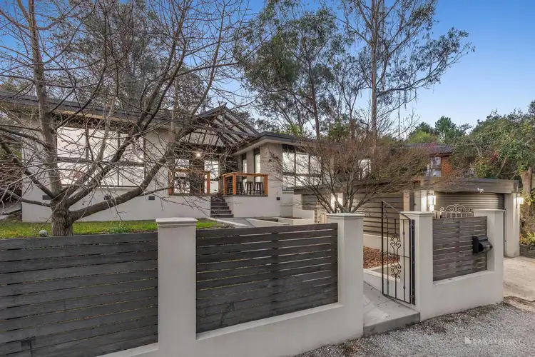 11 Valley Road, Research VIC 3095
