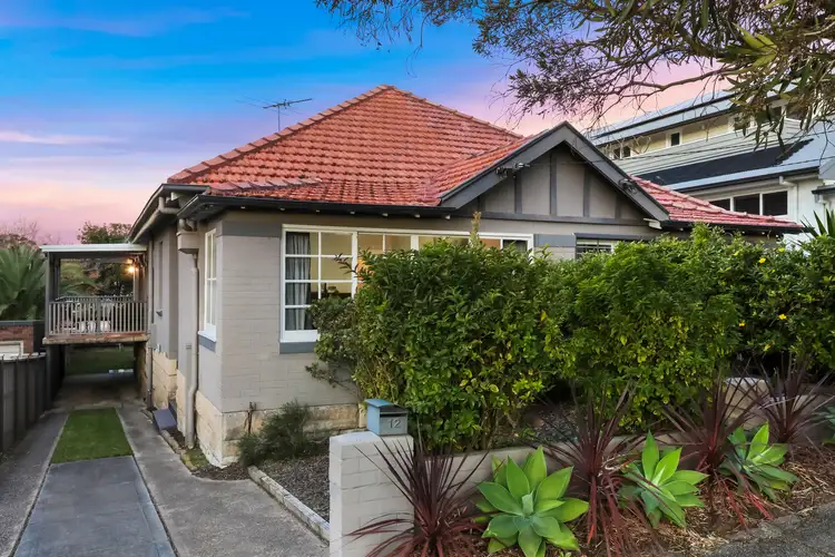 12 Waratah Street