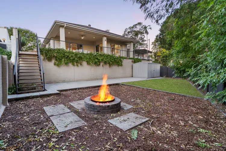27 Kenmore Road, Kenmore QLD 4069