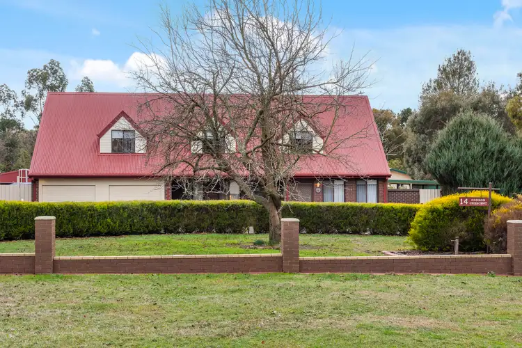 14 Gordon Crescent, Romsey VIC 3434