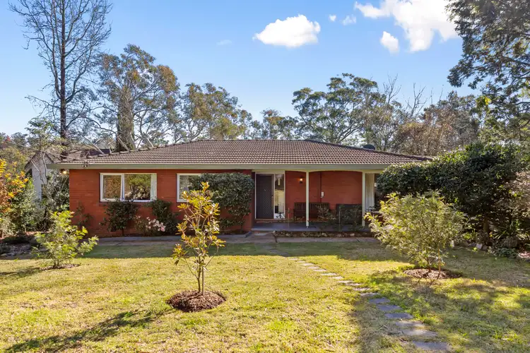 16 Russell Avenue, Faulconbridge NSW 2776