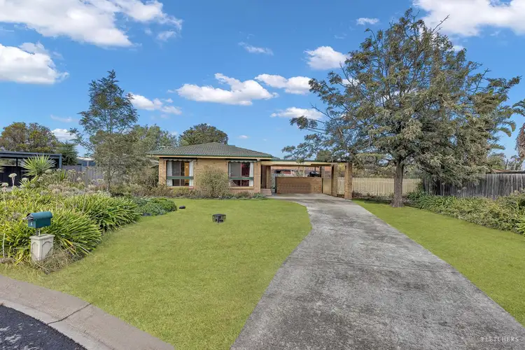 5 Cyprus Place, Melton West VIC 3337