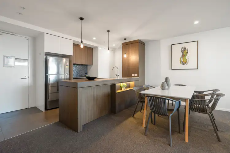 11/31 Queensland Avenue, Broadbeach QLD 4218