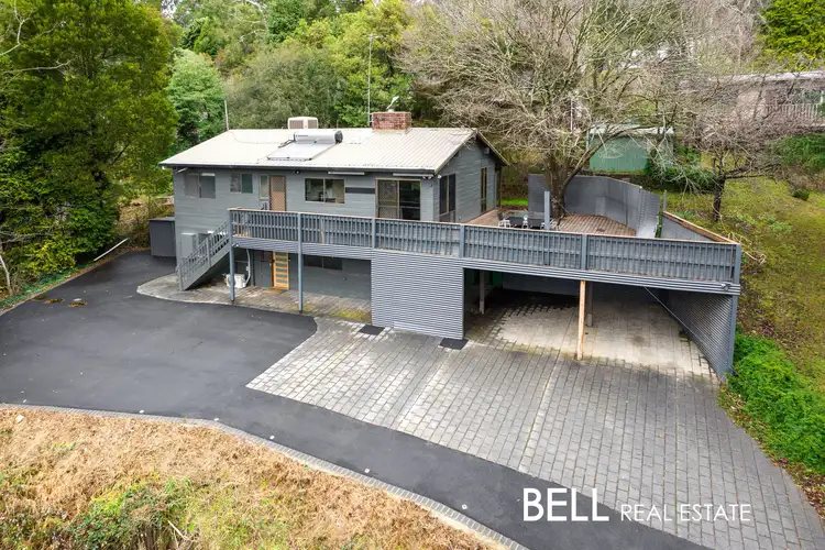 8 Outlook Drive, Kalorama VIC 3766